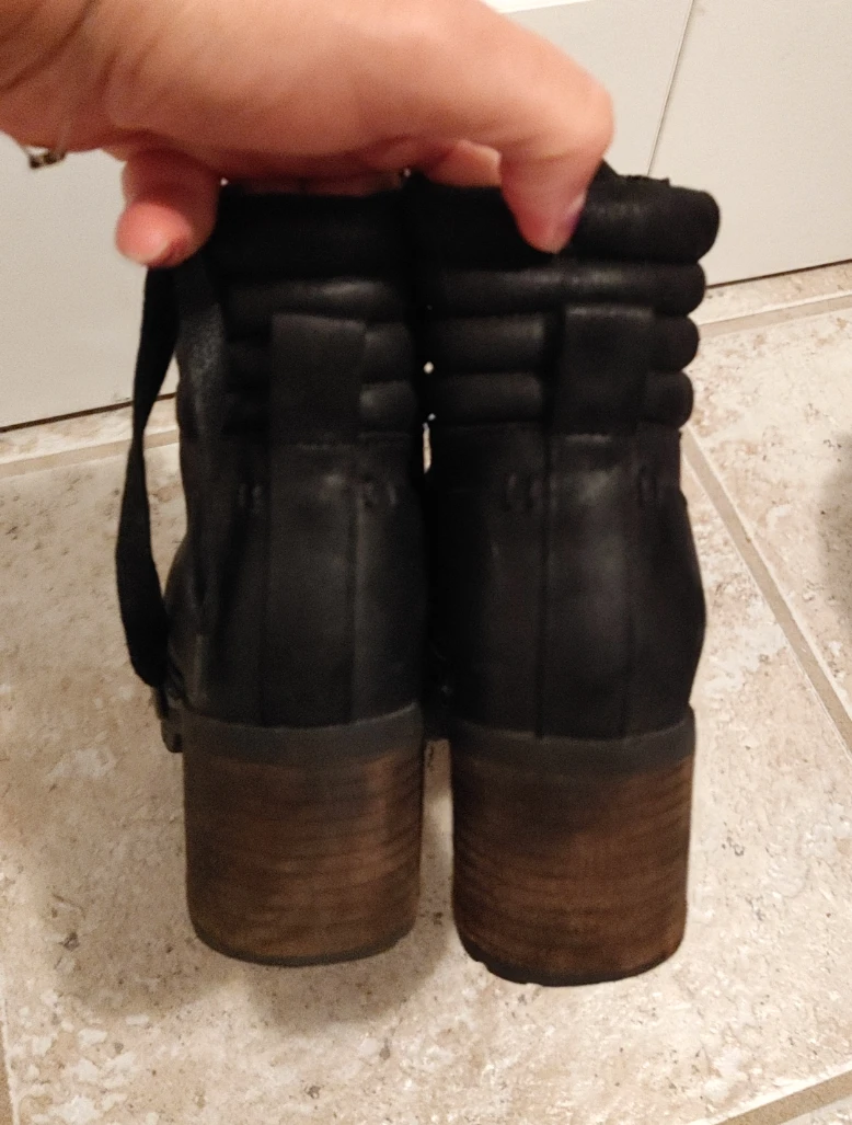 Women's Black Lace-Up Heeled Boots - Size 7.5 - photo 4