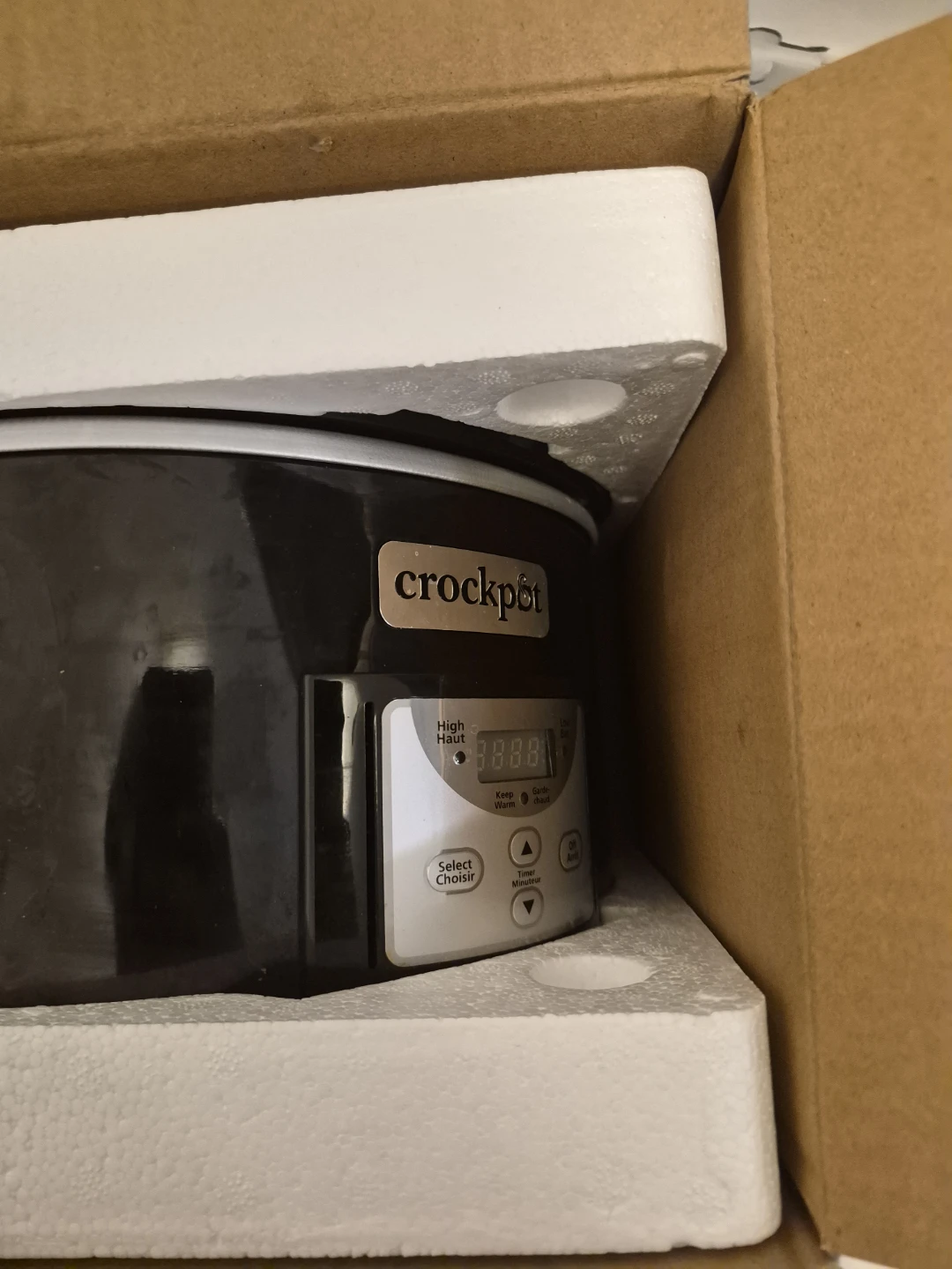 Selling barely used Crockpot