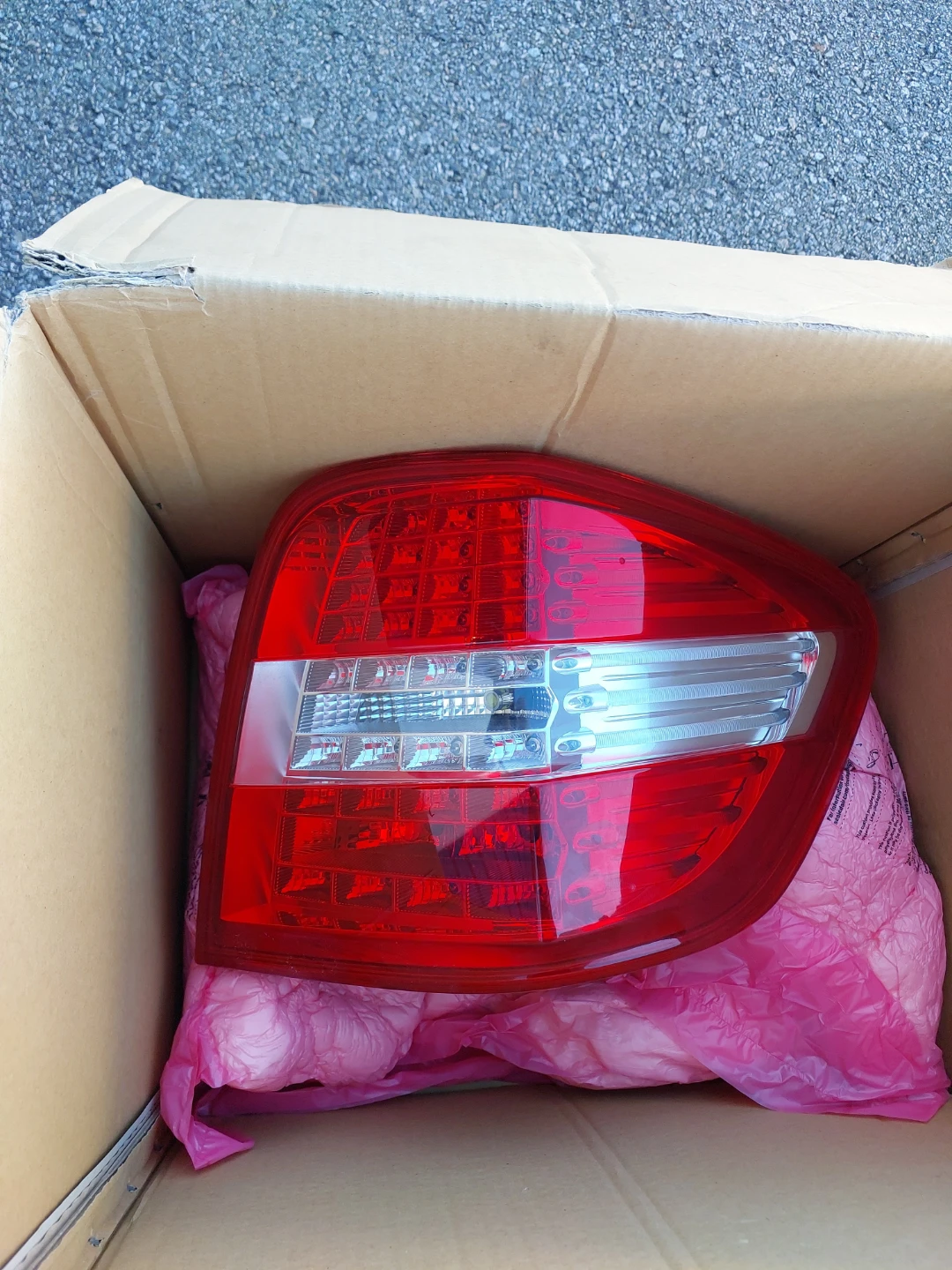 OEM Mercedes ML350 Tail Lights - photo 2