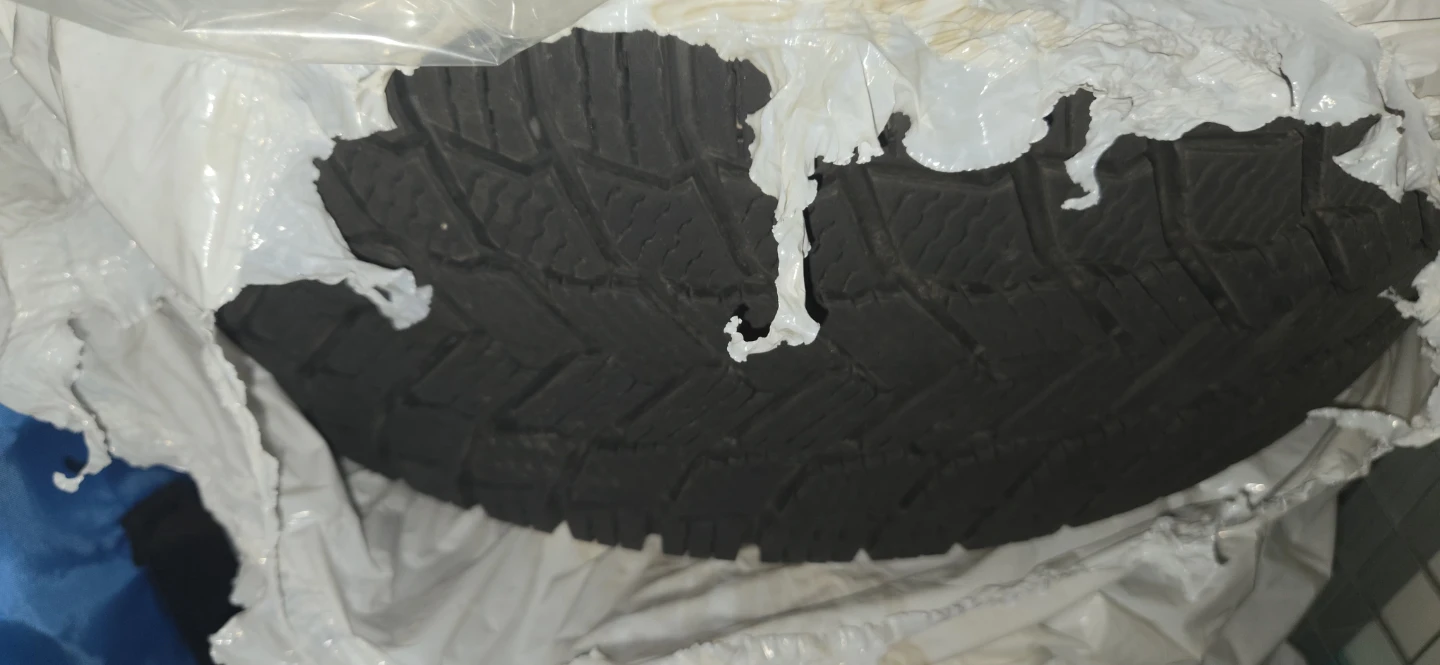 Set of 4 Michelin Winter Tires - photo 3