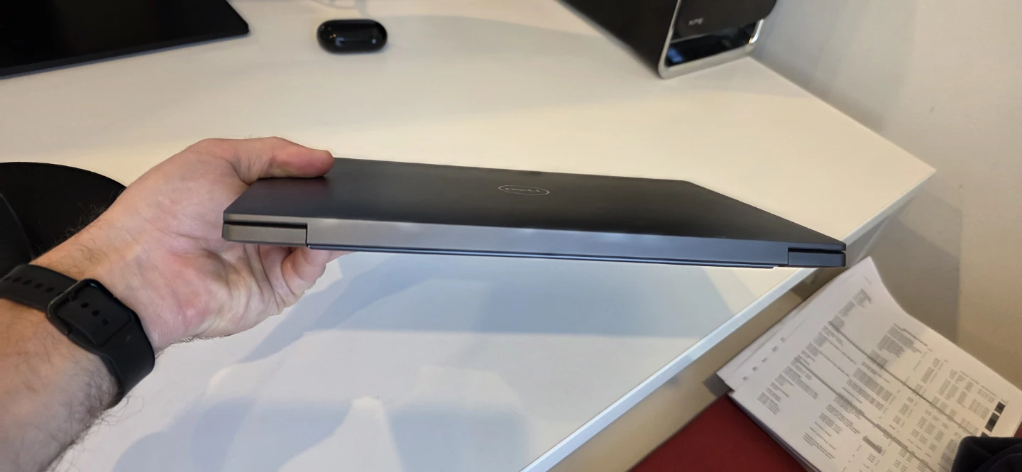 Dell XPS 13 laptop - photo 5