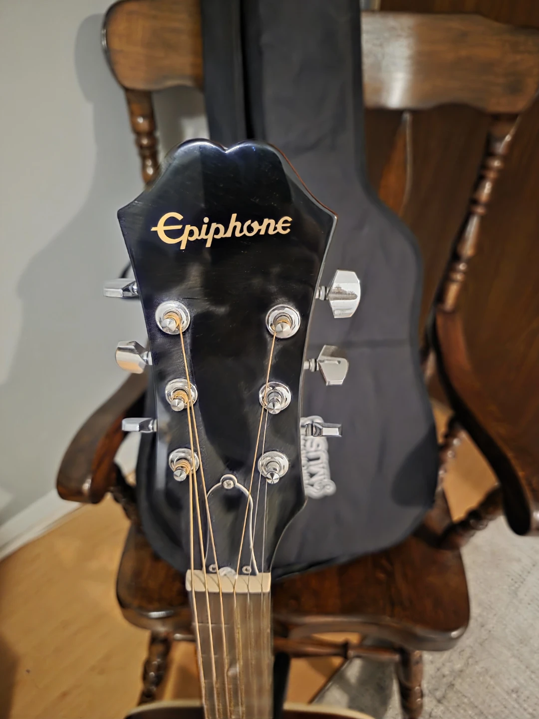 Epihpone acoustic guitar - photo 4
