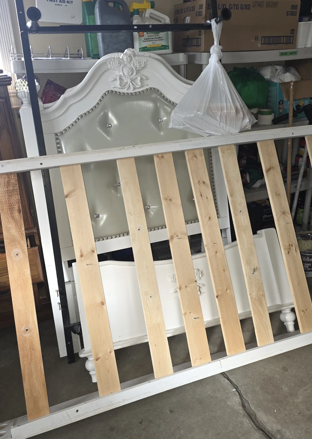 Two White Tufted Twin Beds - photo 2