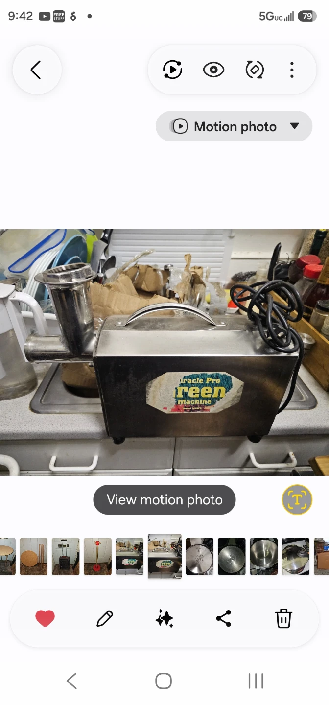 Commercial Miracle Pro Green Machine Juicer - photo 2
