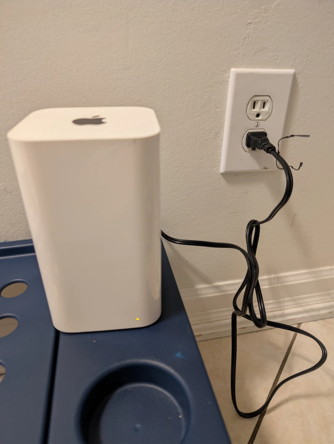 Apple AirPort Extreme Model A1521 (6th gen.)
