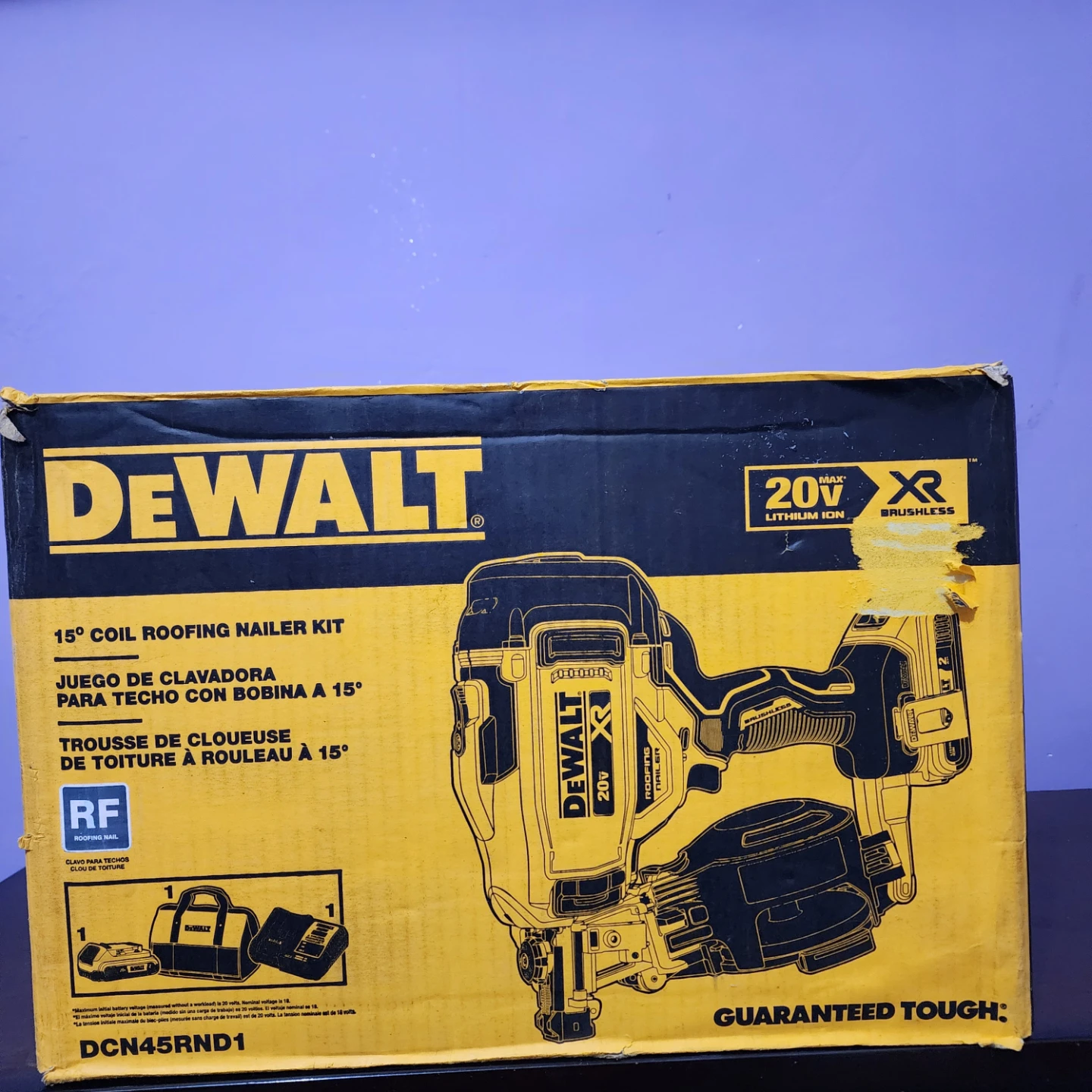 DeWalt 20V MAX XR 15-Degree Coil Roofing Nailer Kit