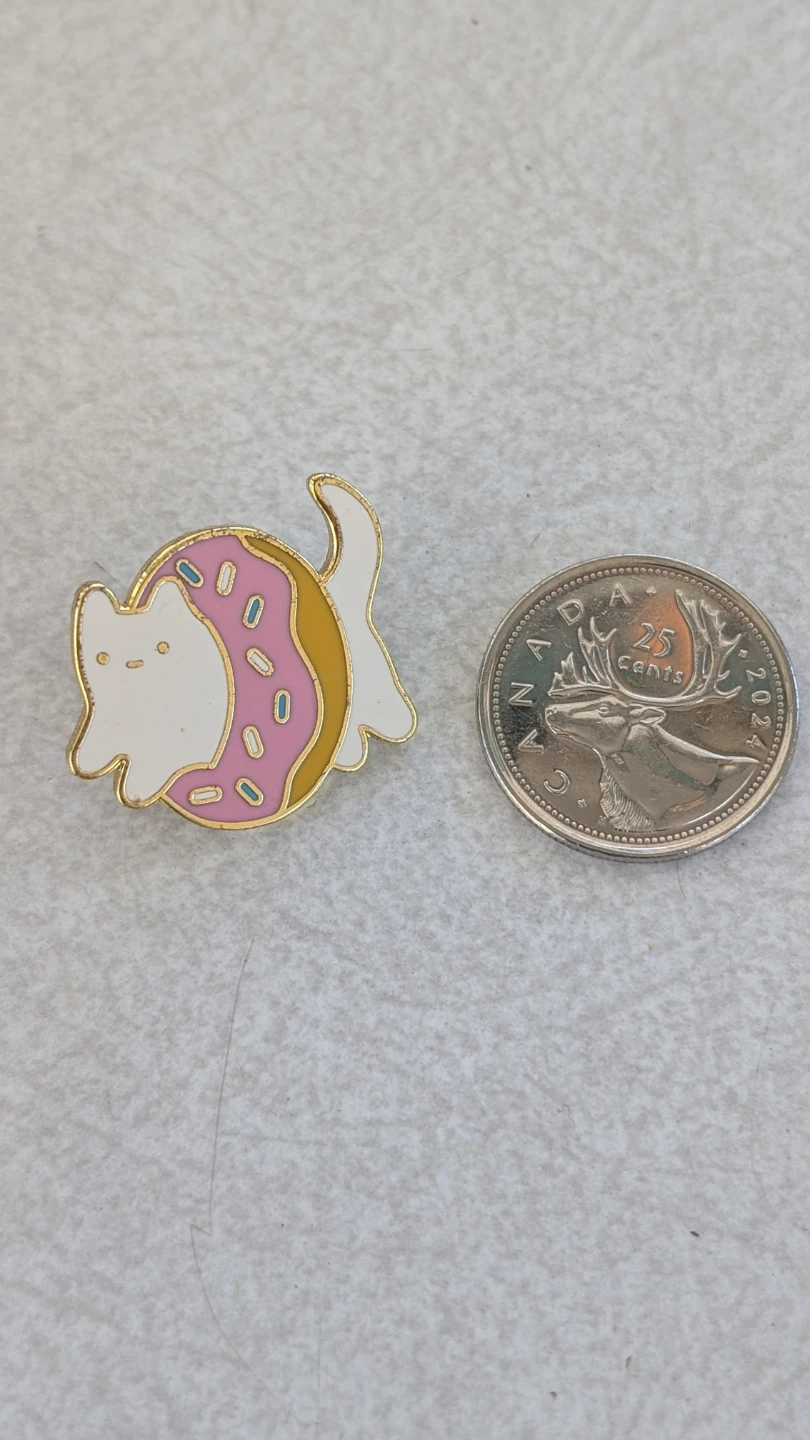 Sparkle Collective donut cat enamel pin - photo 3