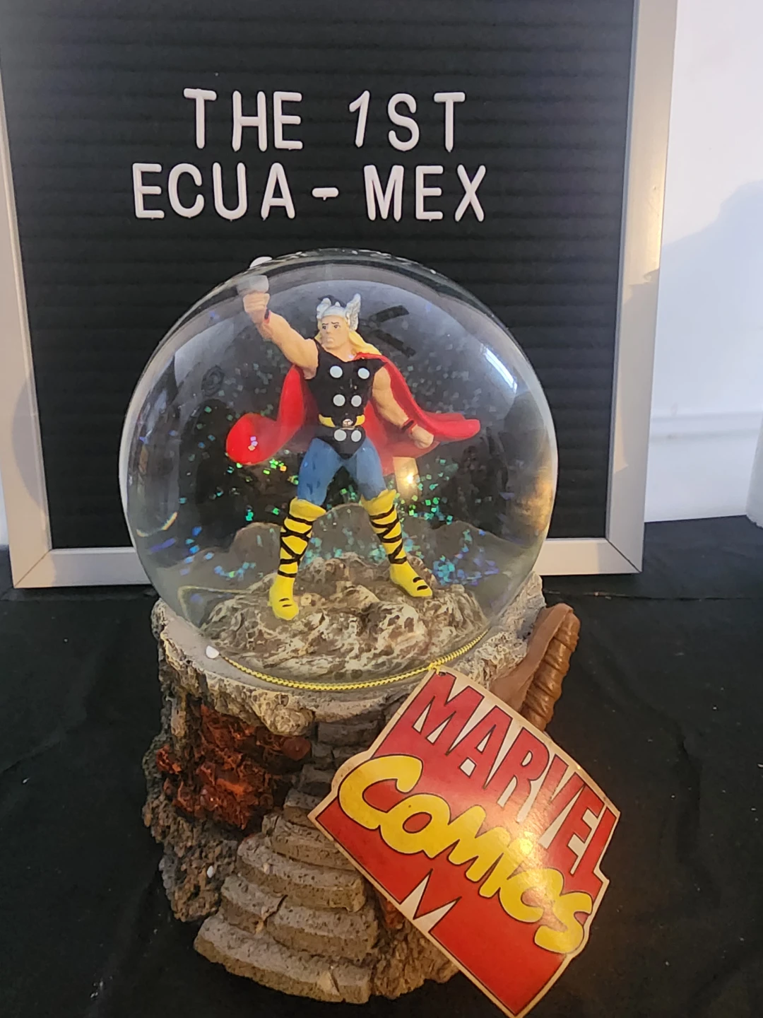 Marvel Comics The Mighty Thor Snow Globe damage box - photo 3