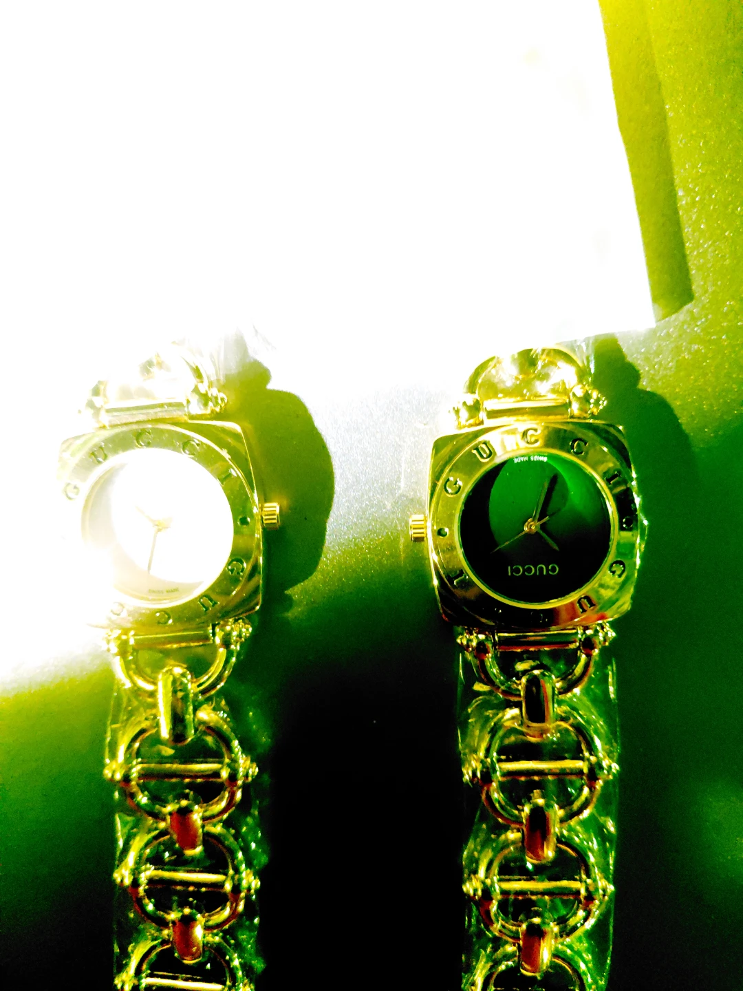 Two Gucci Analog Wristwatches - photo 4