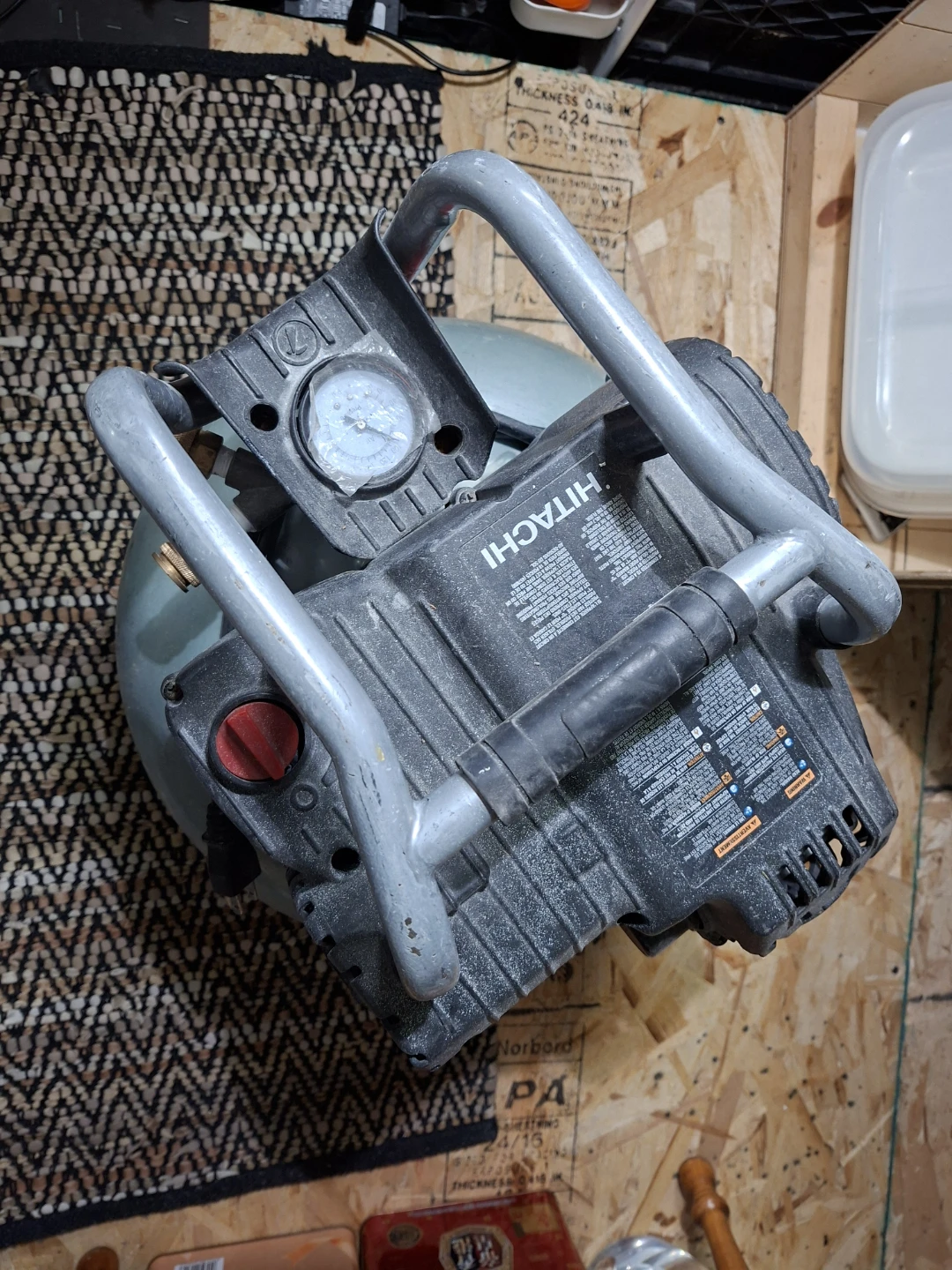 Hitachi Portable Air Compressor - photo 2
