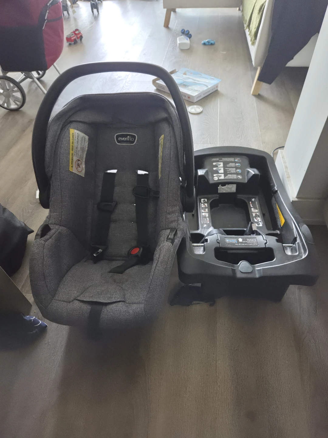 Evenflo Infant Car Seat with Base