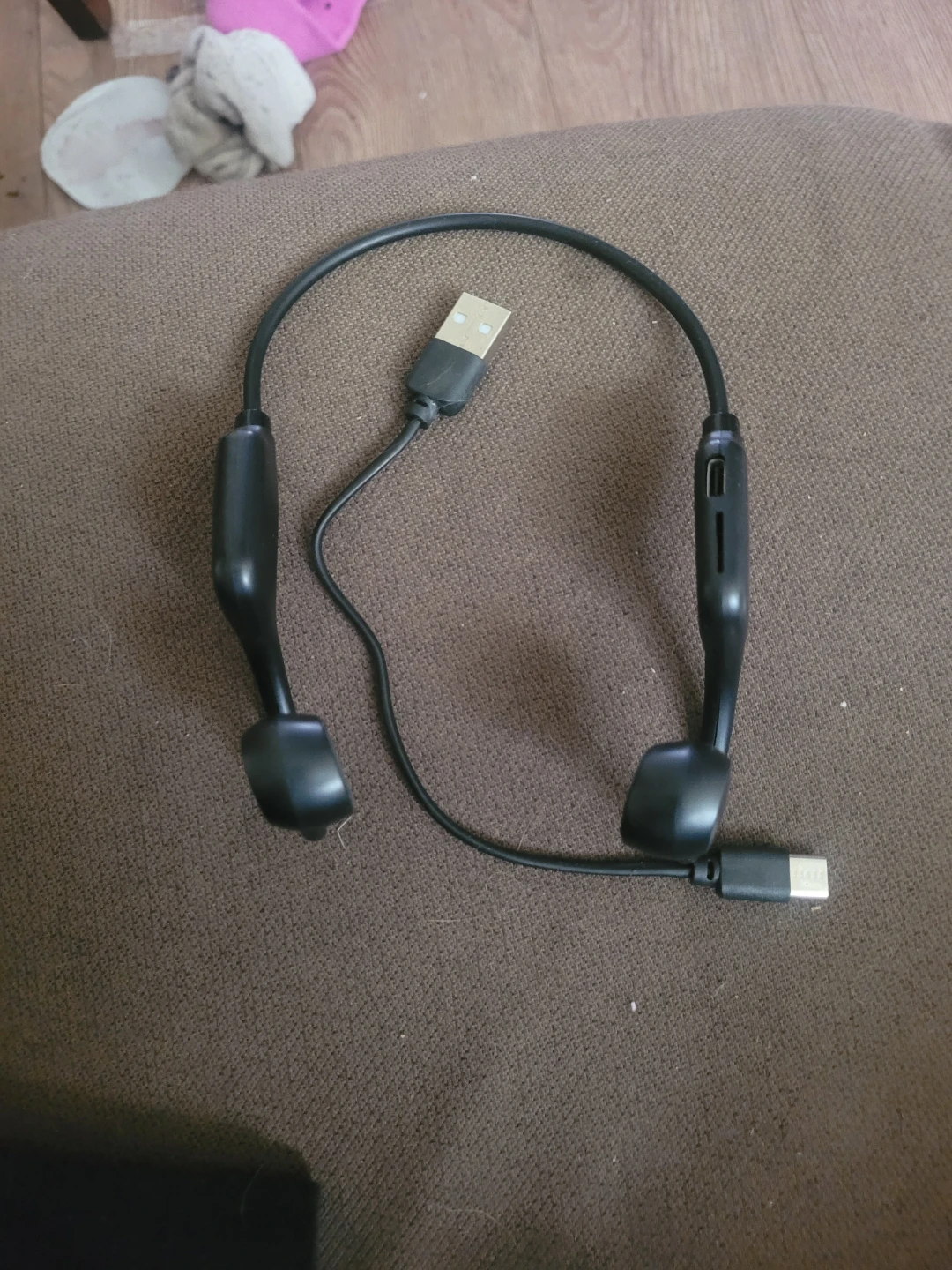 Bone conduction headphones