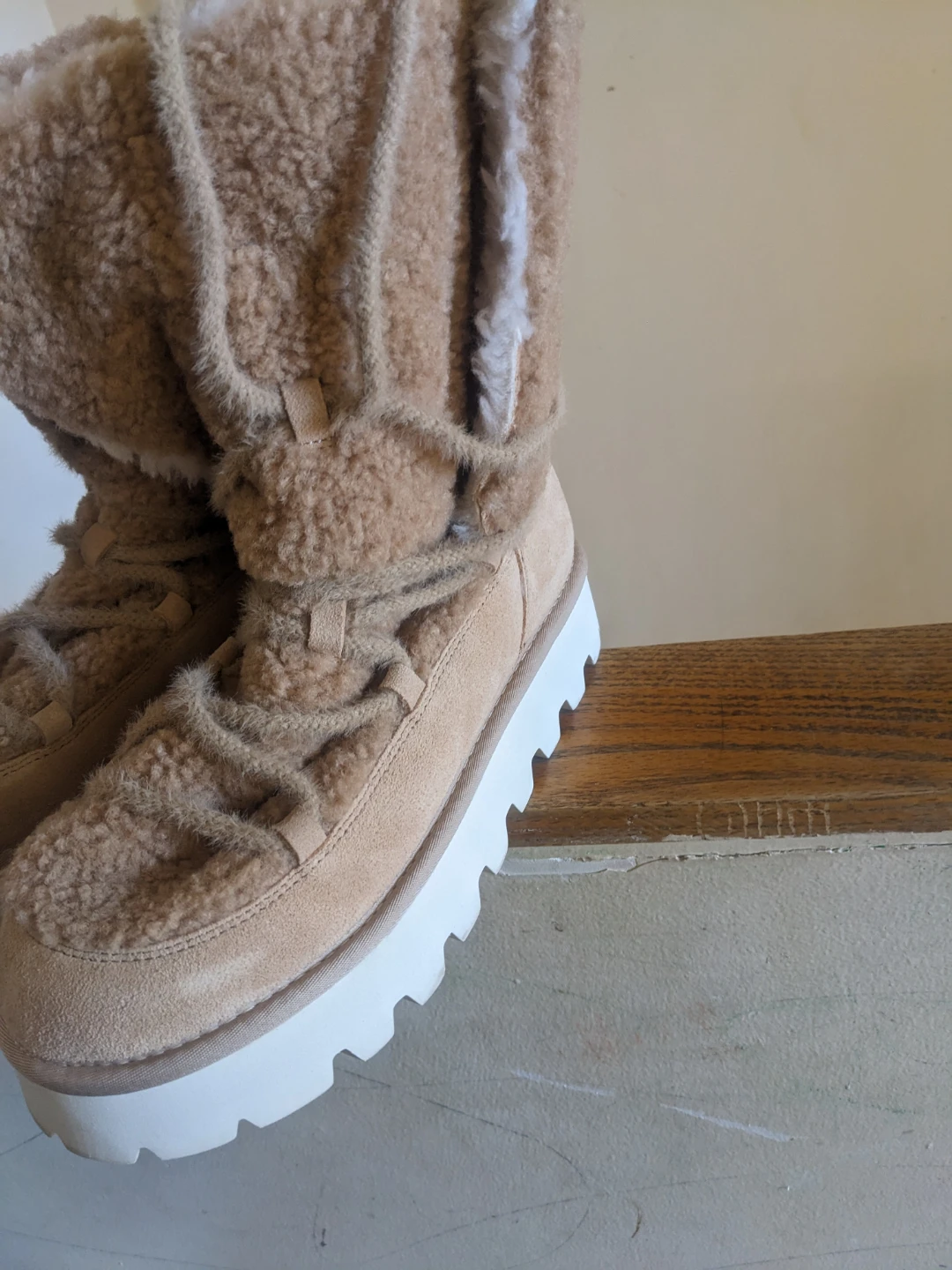 Marc Cain beige suede and faux shearling boots - photo 4