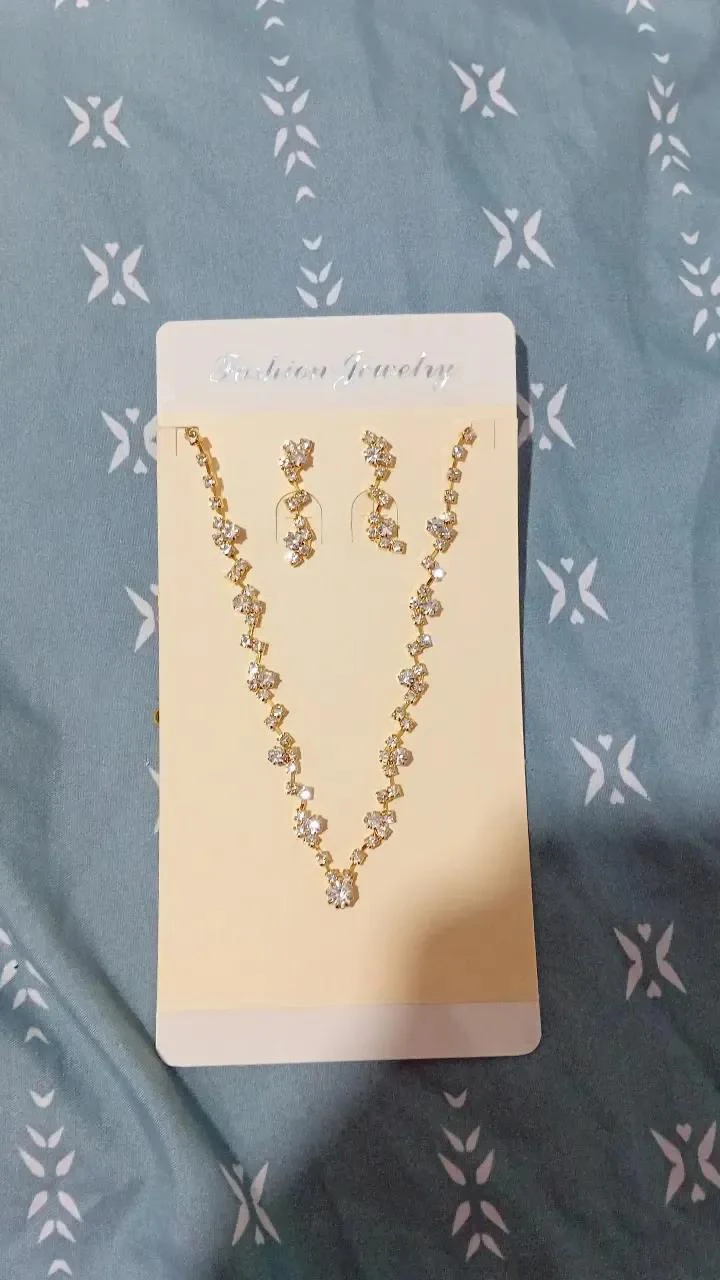 Crystal Necklace and Earring Jewelry Set.