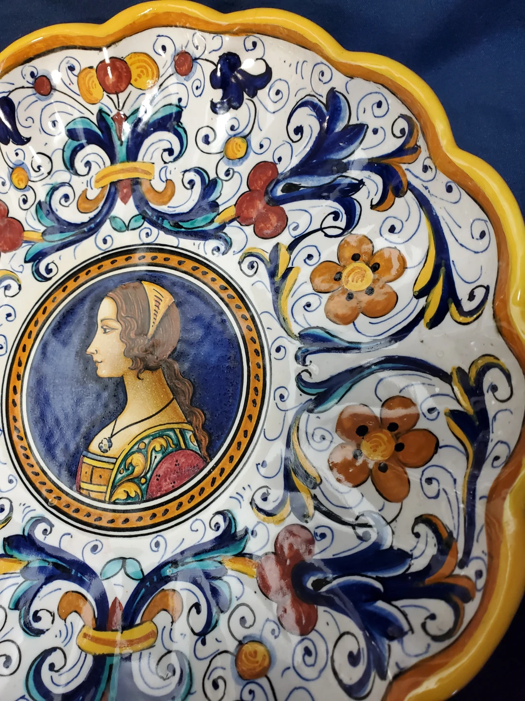 Antique ARS DERUTA Italy Wall Dish - Renaissance Bella Donna - photo 5