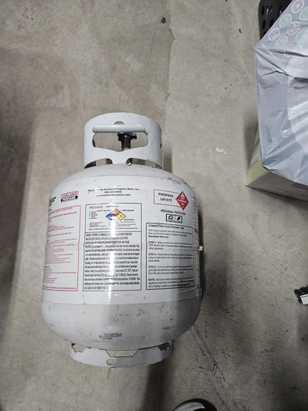 Ashland Propane Tank, empty - photo 3