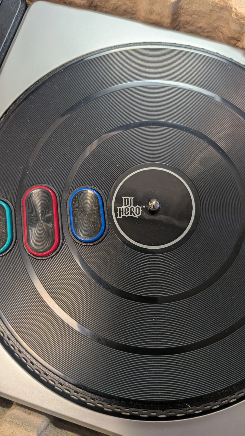 DJ Hero 2 Turntable Bundle for Xbox 360 - photo 4