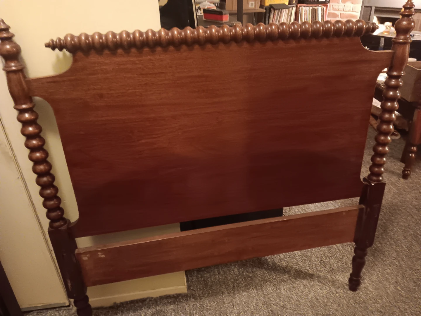2Jenny lind spool beds