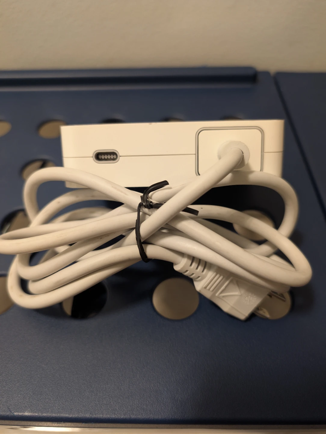 Apple Cinema Display 65W Power Adapter A1096 - photo 4