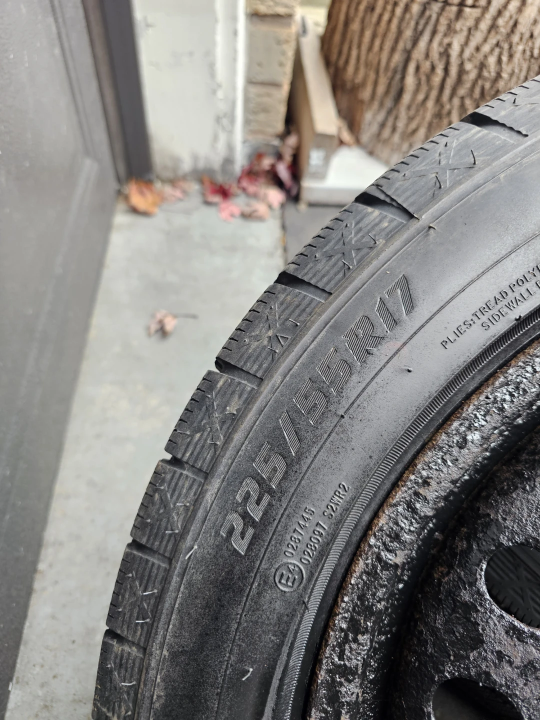 Set of 4 Joyroad Winter Tires 225/55R17 - photo 5