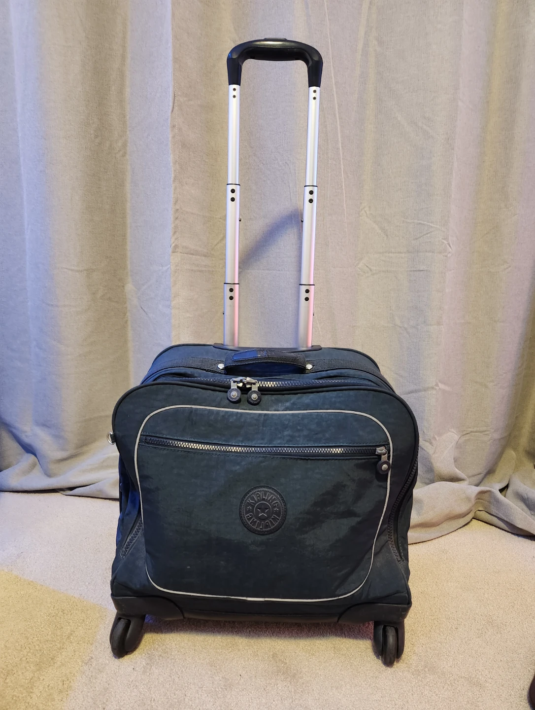 Kipling rolling trolley bag
