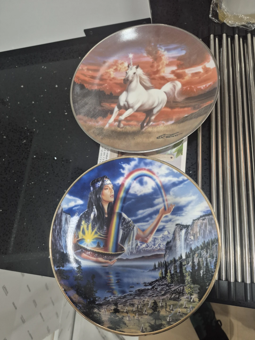 Two Decorative Collector Plates new conditon