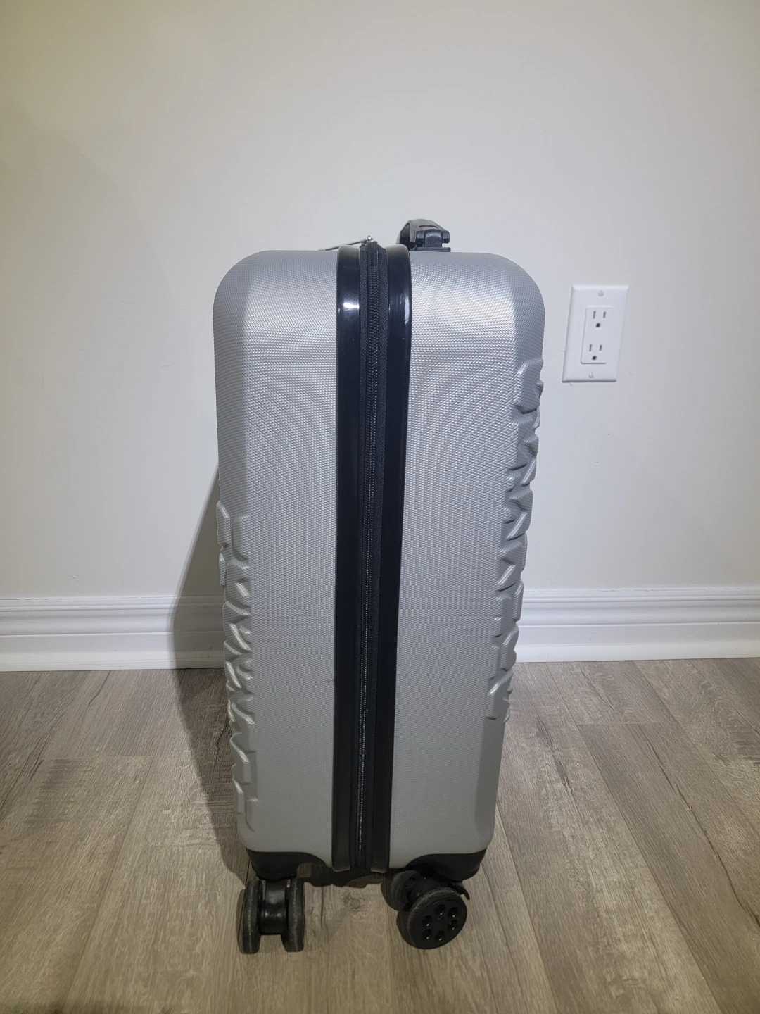 RBX Silver Hard Shell Carry-On Suitcase - photo 4