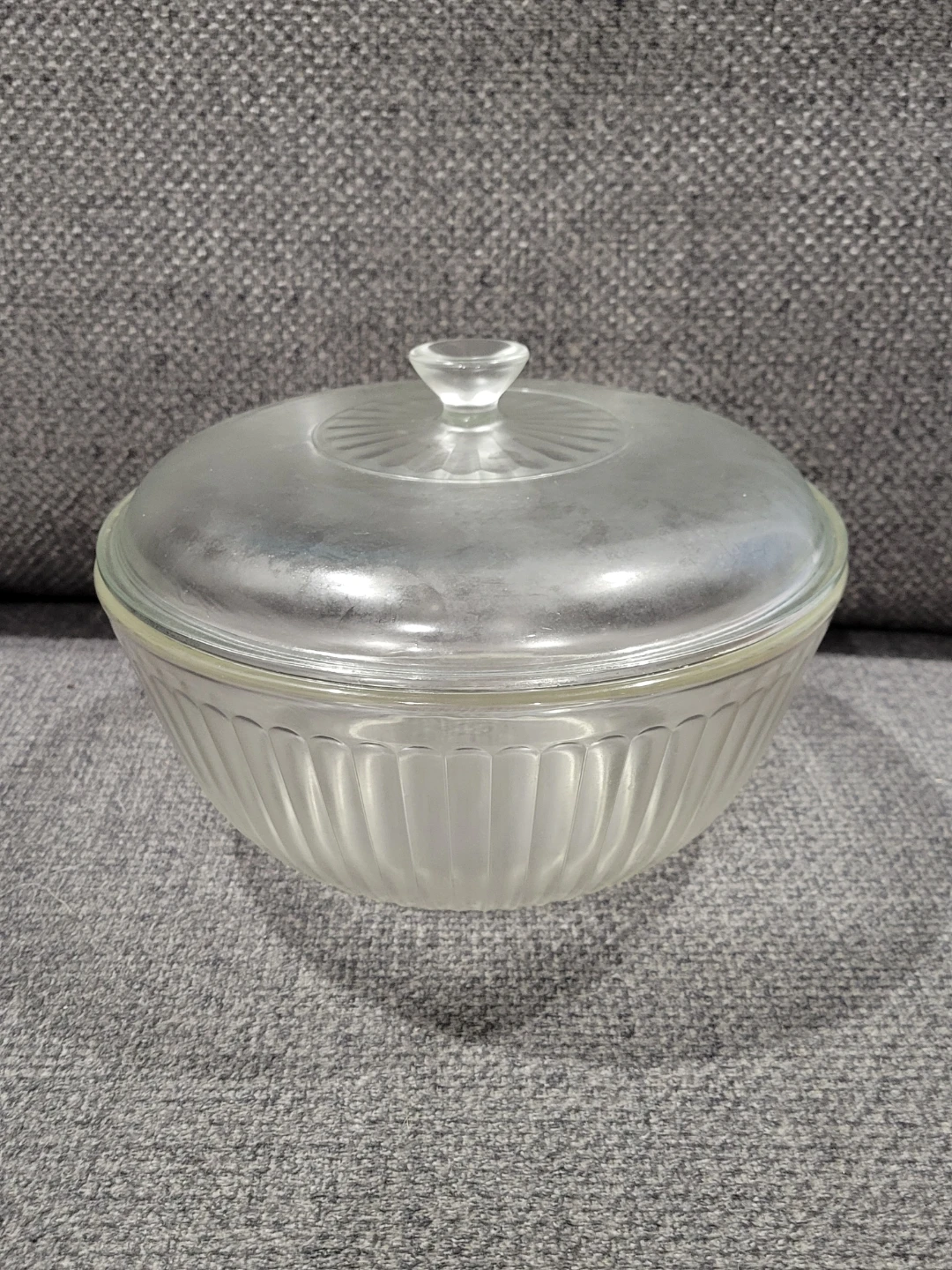pyrex bowl with lid