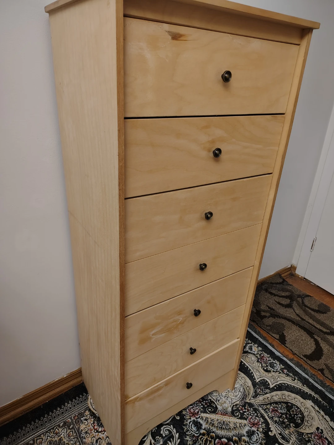 Light Wood 7 -Drawer Dresser