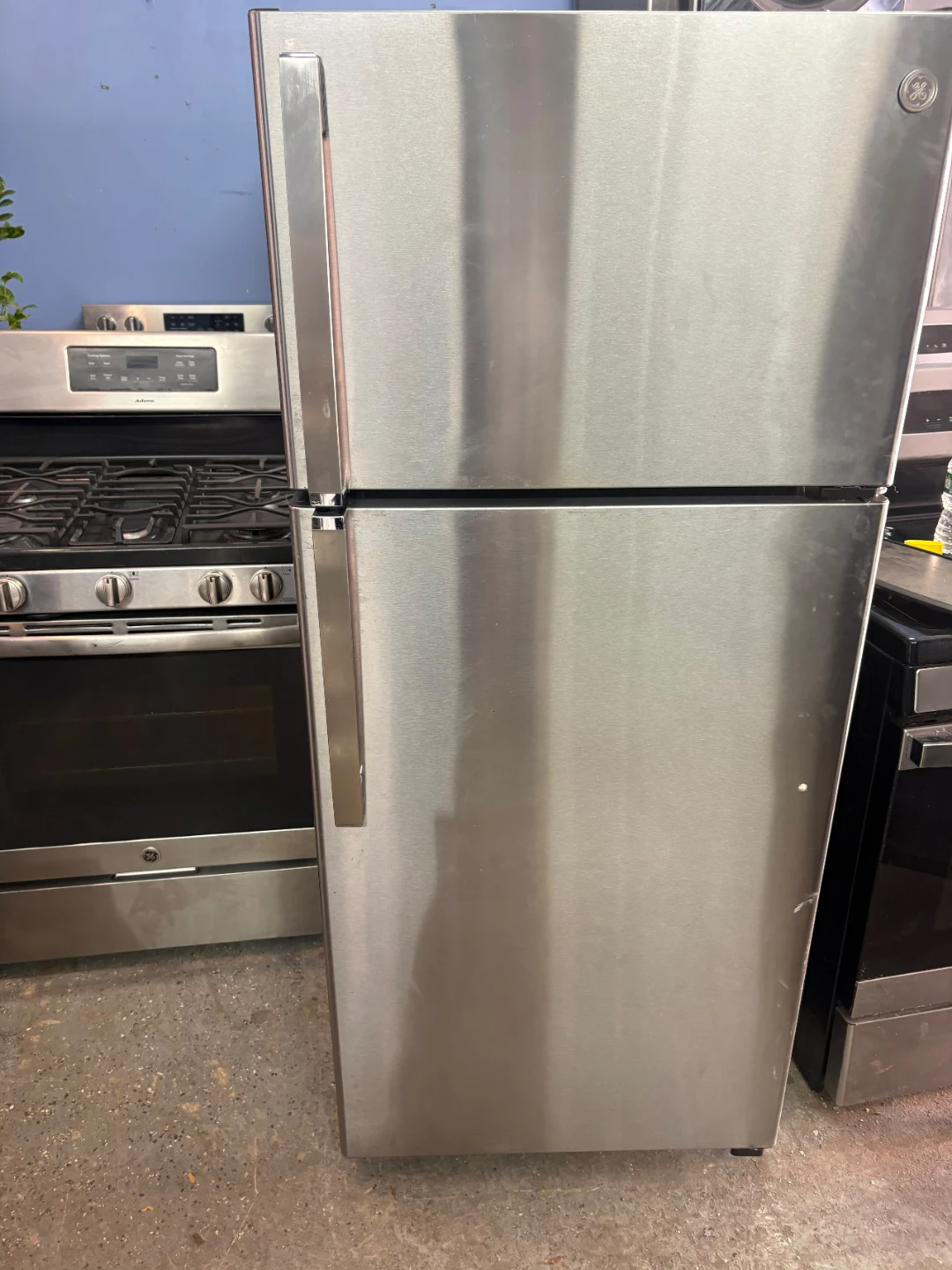 GE Stainless Steel Top Freezer Refrigerator
