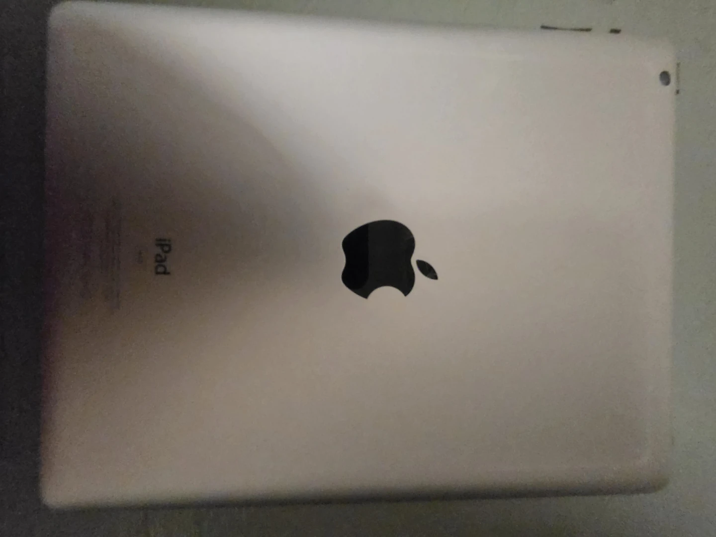 Apple iPad - photo 2