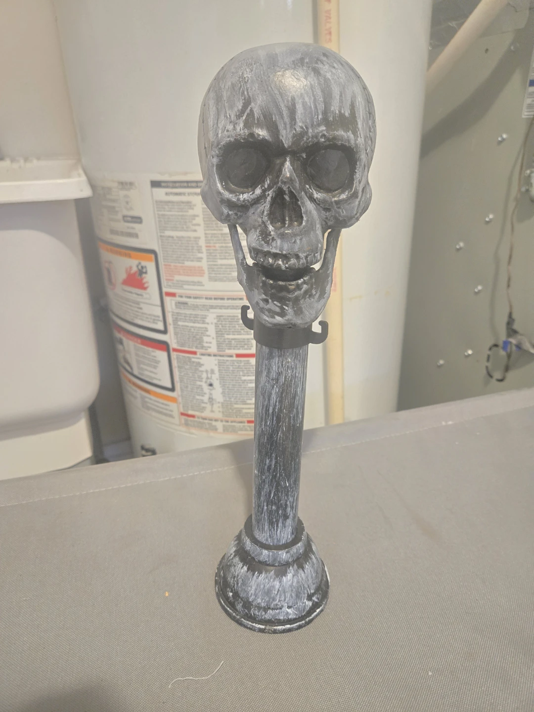 Decorative Skull Stand - photo 2