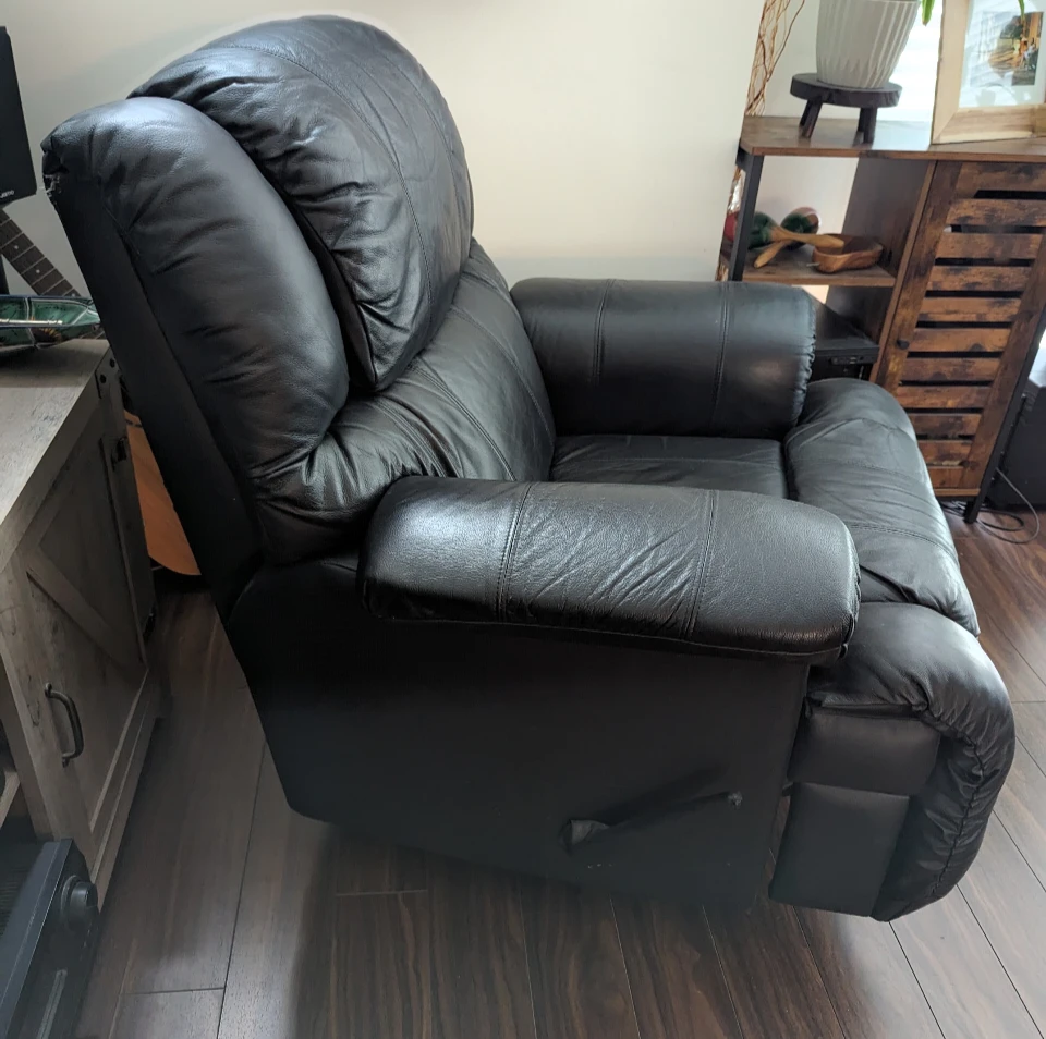 Black Leather Recliner - photo 2