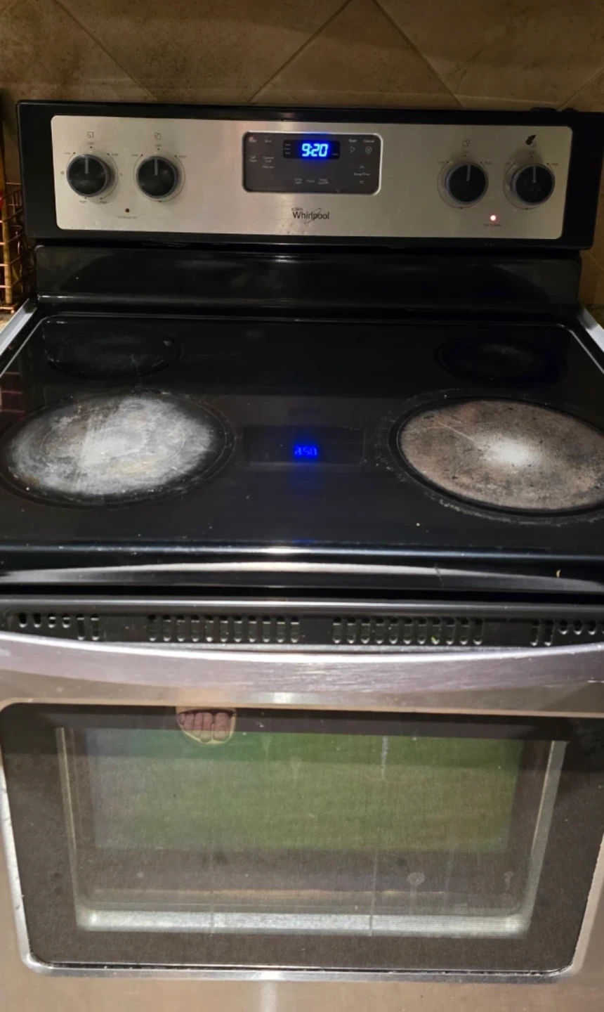 Whirlpool Electric Stove - photo 2