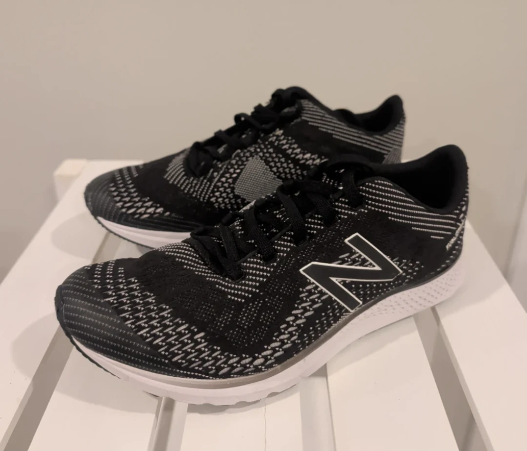 New Balance Size 8 Women's Runners (Like New - Indoors Only)