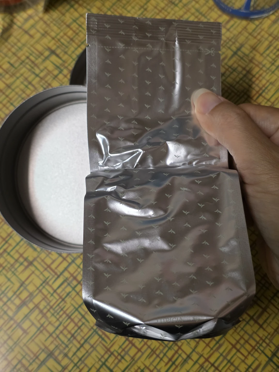 Lupicia Momo Oolong Super Grade Tea - photo 4