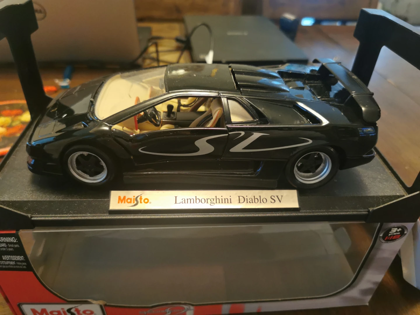 Maisto Lamborghini Diablo SV 1:18 scale model - photo 2