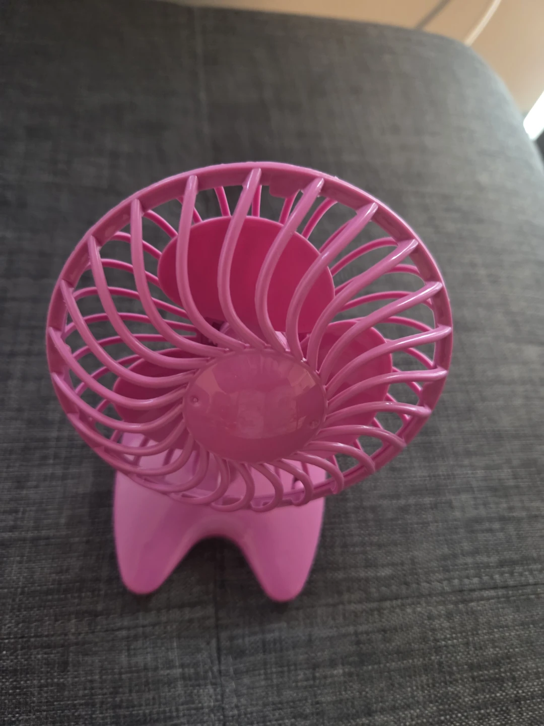 Coolair Pink Battery-Operated Desk Fan