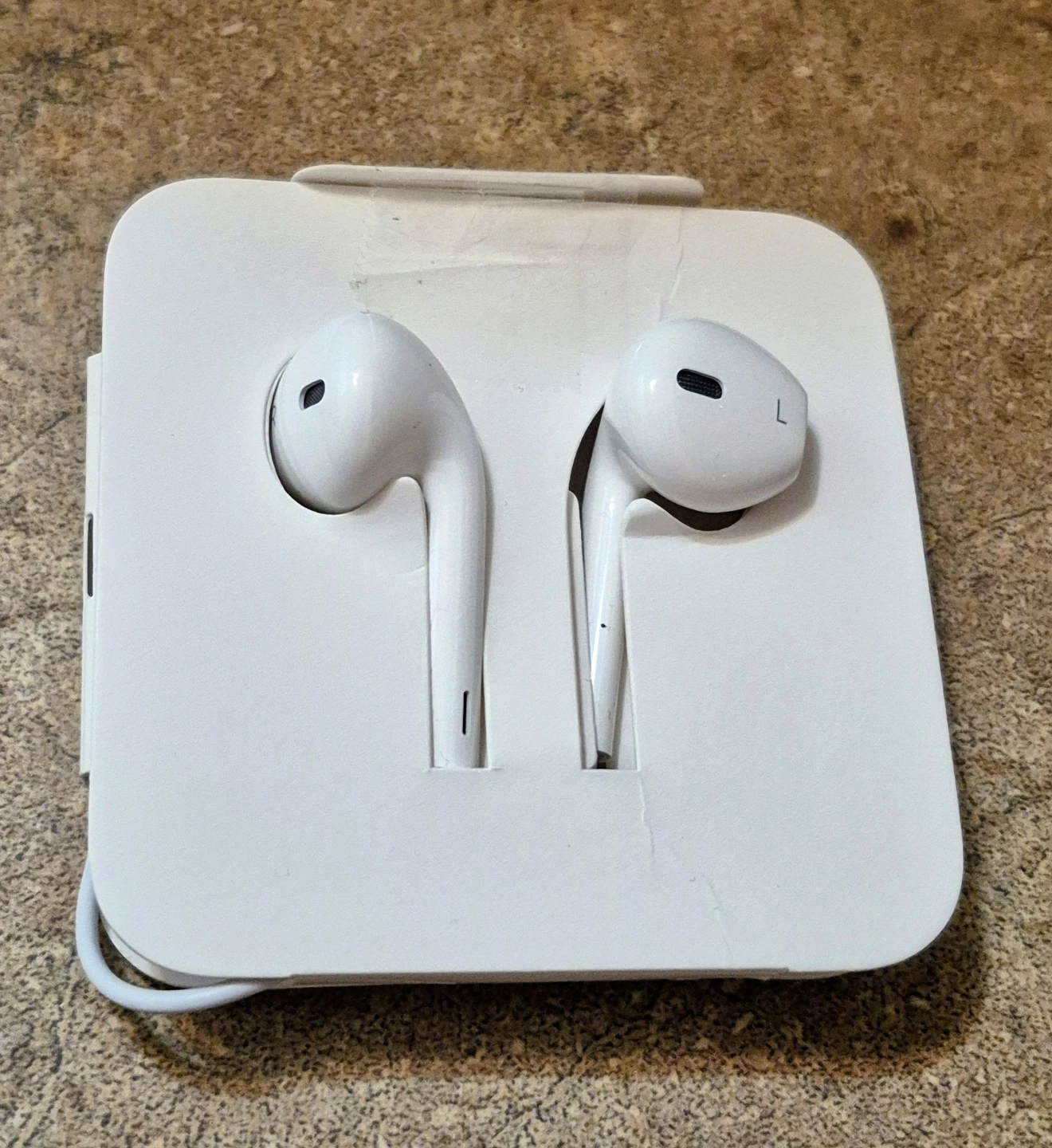BN)Apple EarPods with Lightning Connector