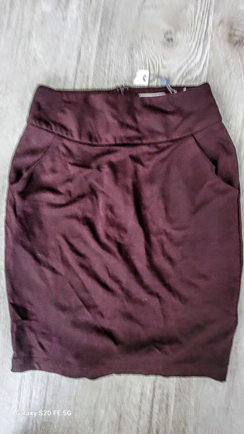 Costa Blanca burgundy skirt