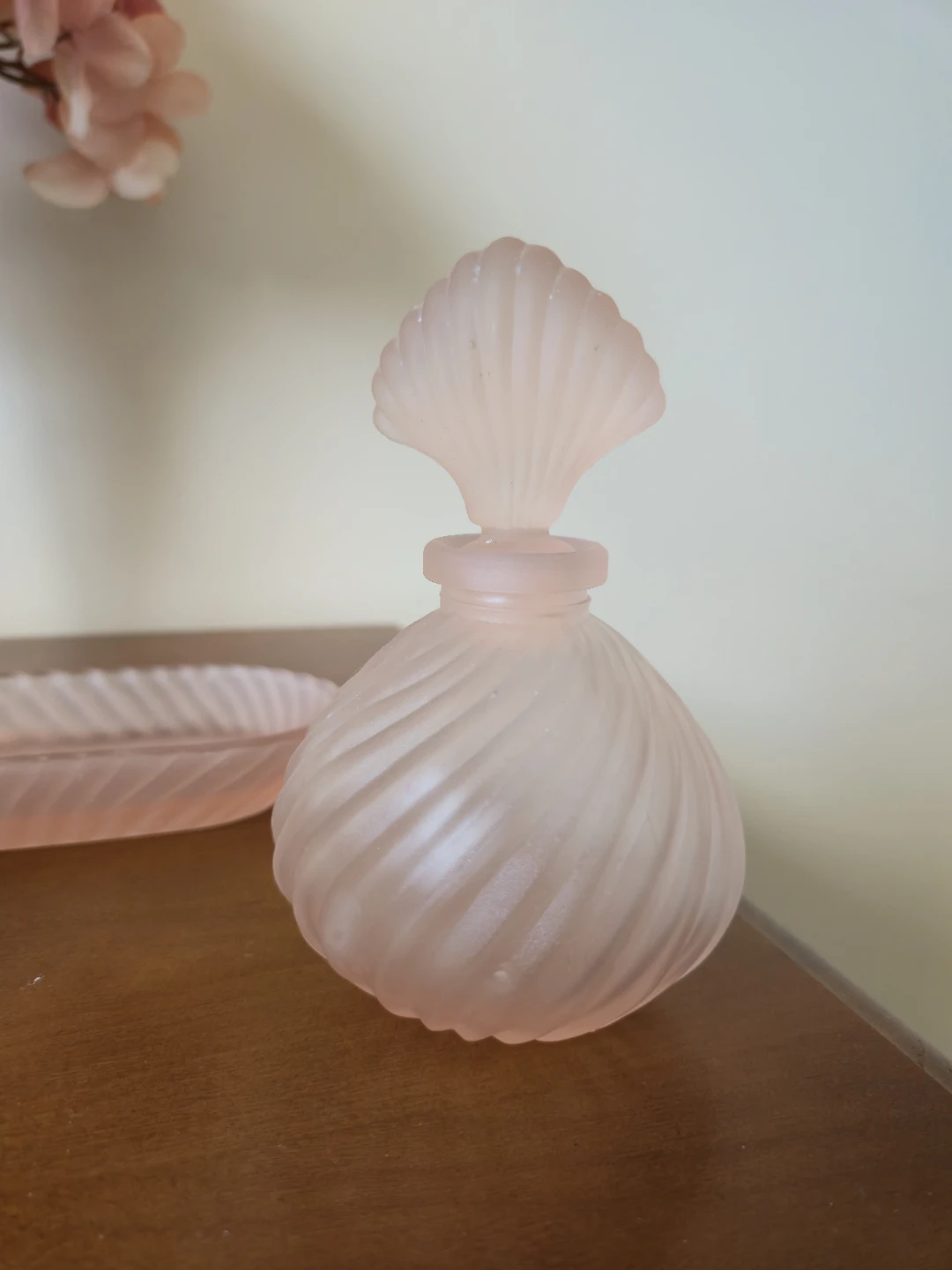 Vintage Pink Frosted Glass Vanity Set - photo 3