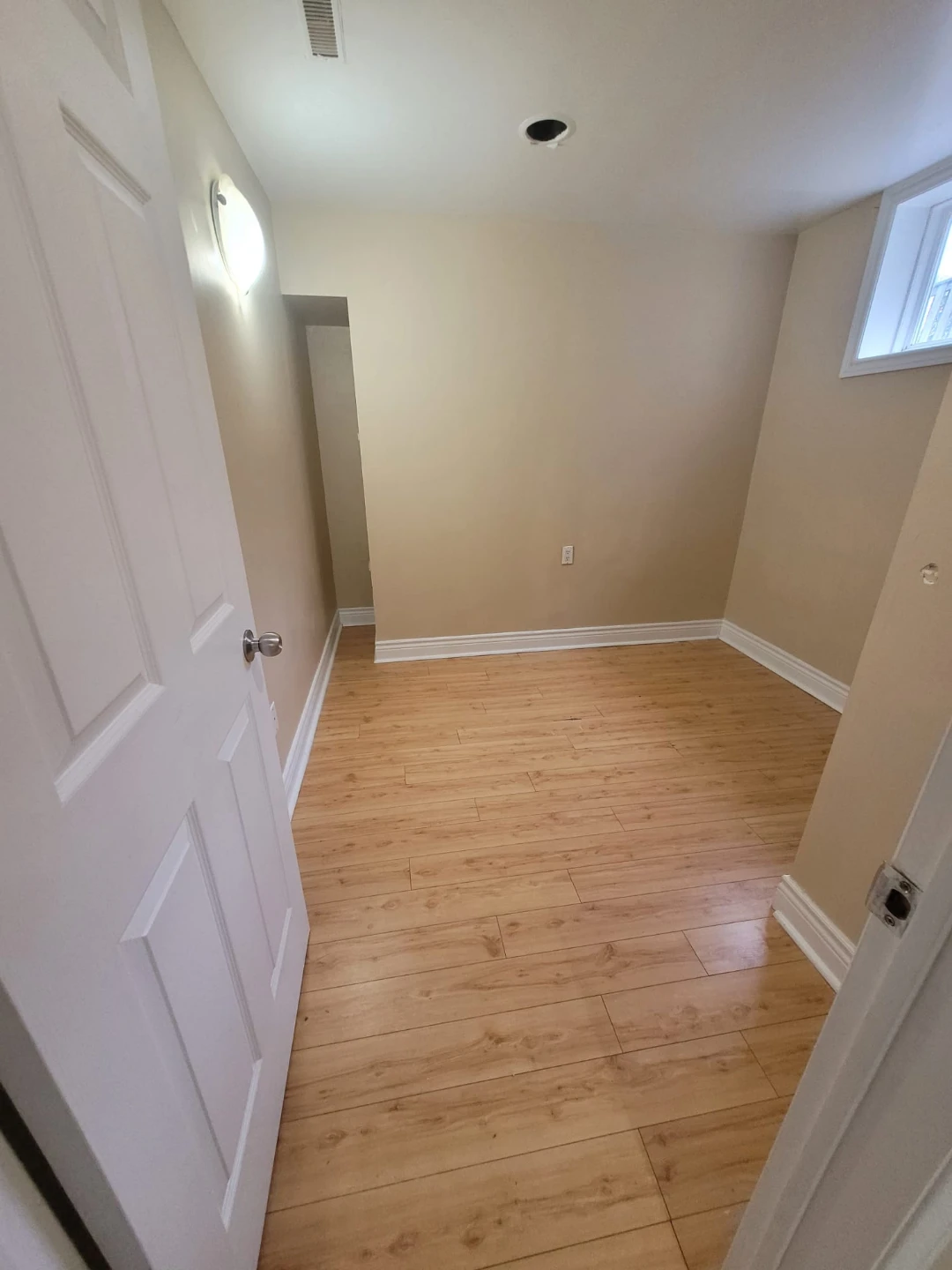2BHK Basement with 2 Parking for Rent - photo 5