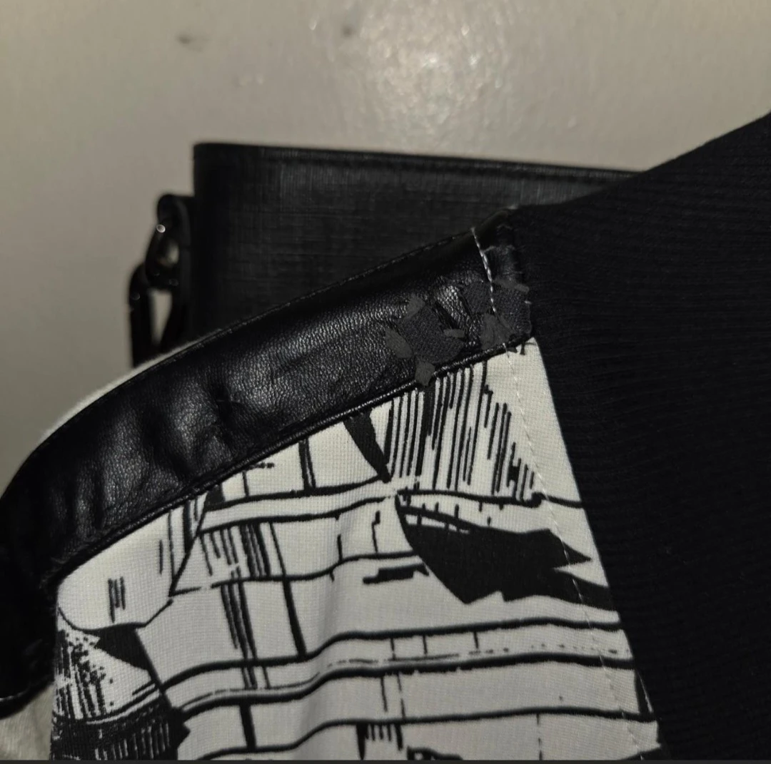 Sean John 'Behind The Surface' V- Neck Sweater in a Men's 3XL - photo 5