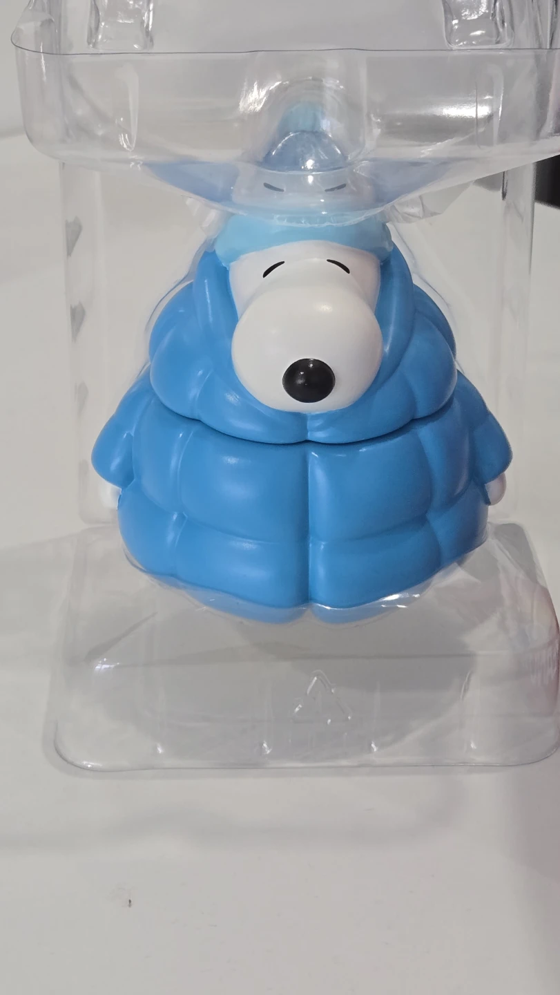 Super7 Fun! Fun! Peanuts Puffy Coat Snoopy Figure - photo 4
