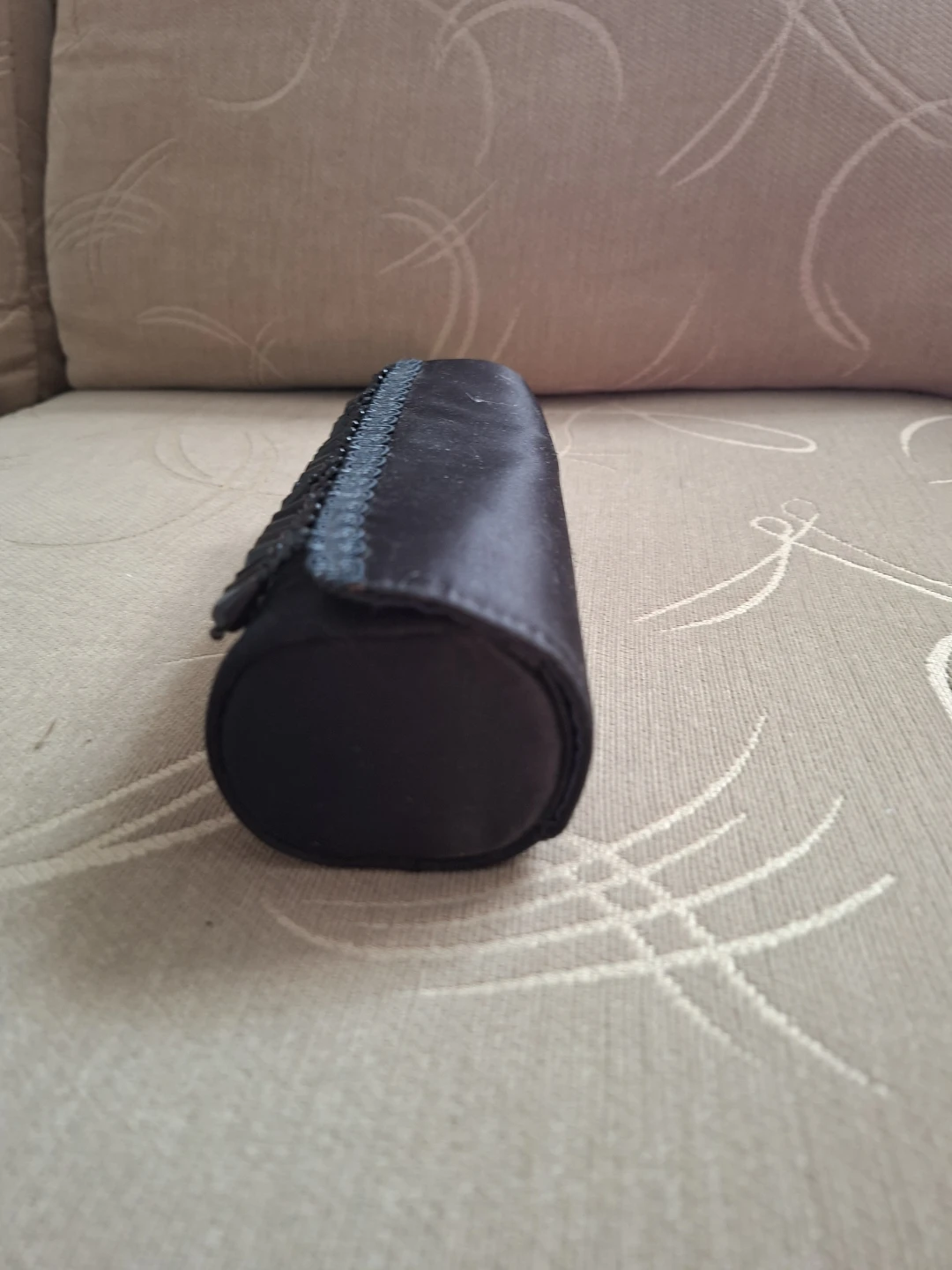 Black satin beaded  cosmetic case - photo 3