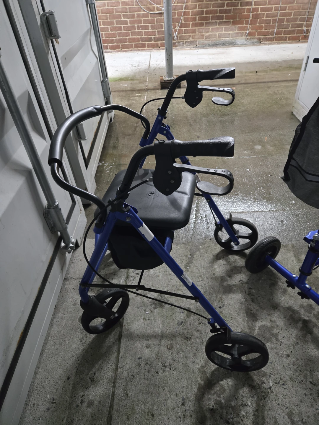 Cosywill Knee Scooter and Elderly walker with seat