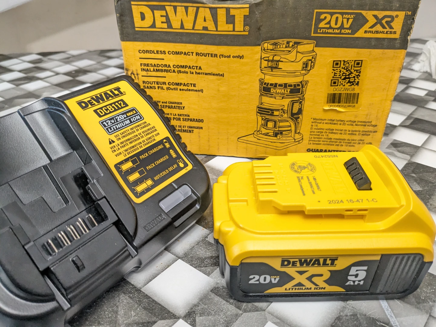 20V Max DeWalt XR Compact Router Combo Kit - photo 4