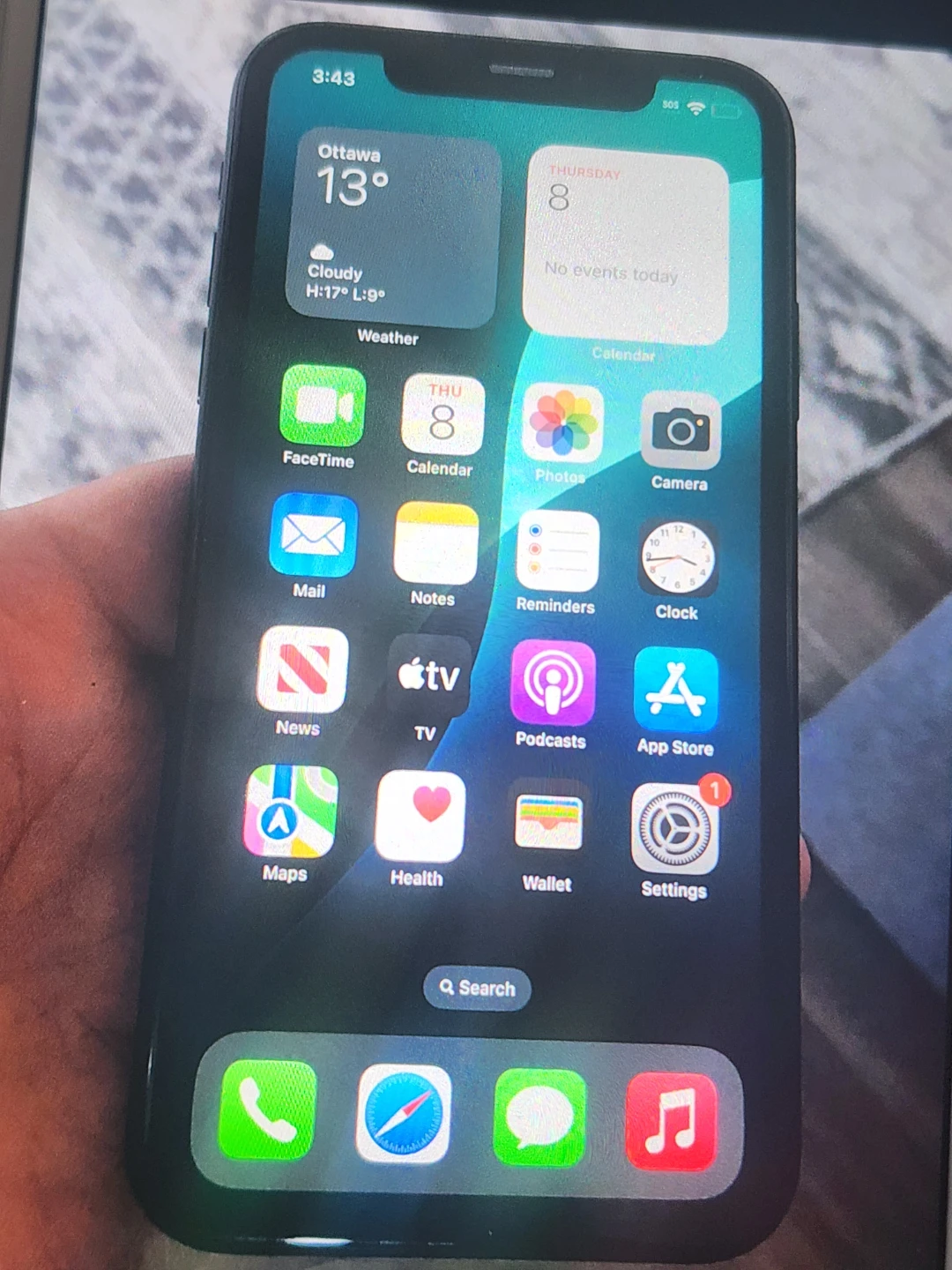 Apple iPhone XR Black back crack