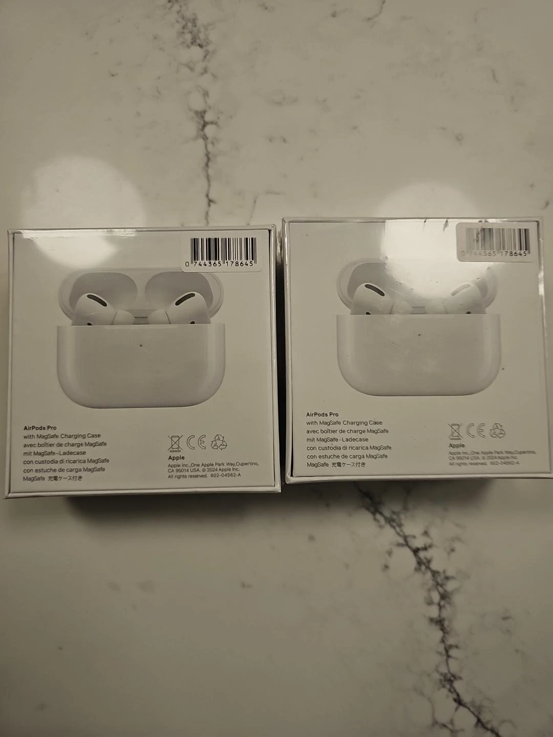 Apple AirPods Pro with MagSafe Charging Case - photo 2
