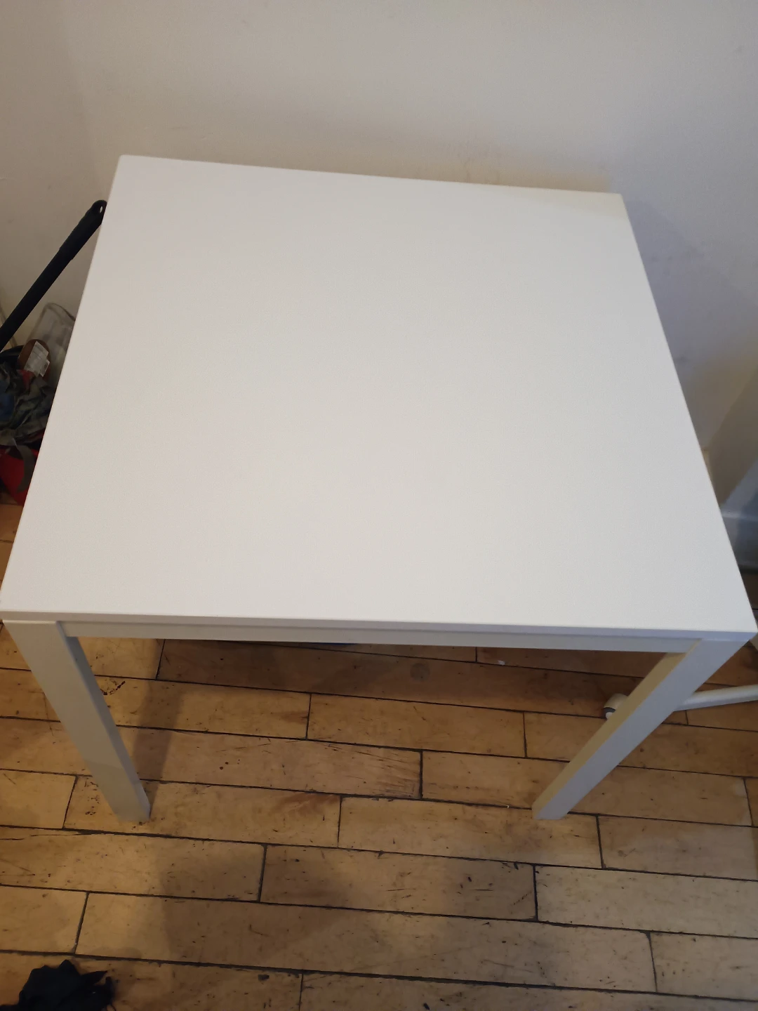 White IKEA Dine Tablebor desk
